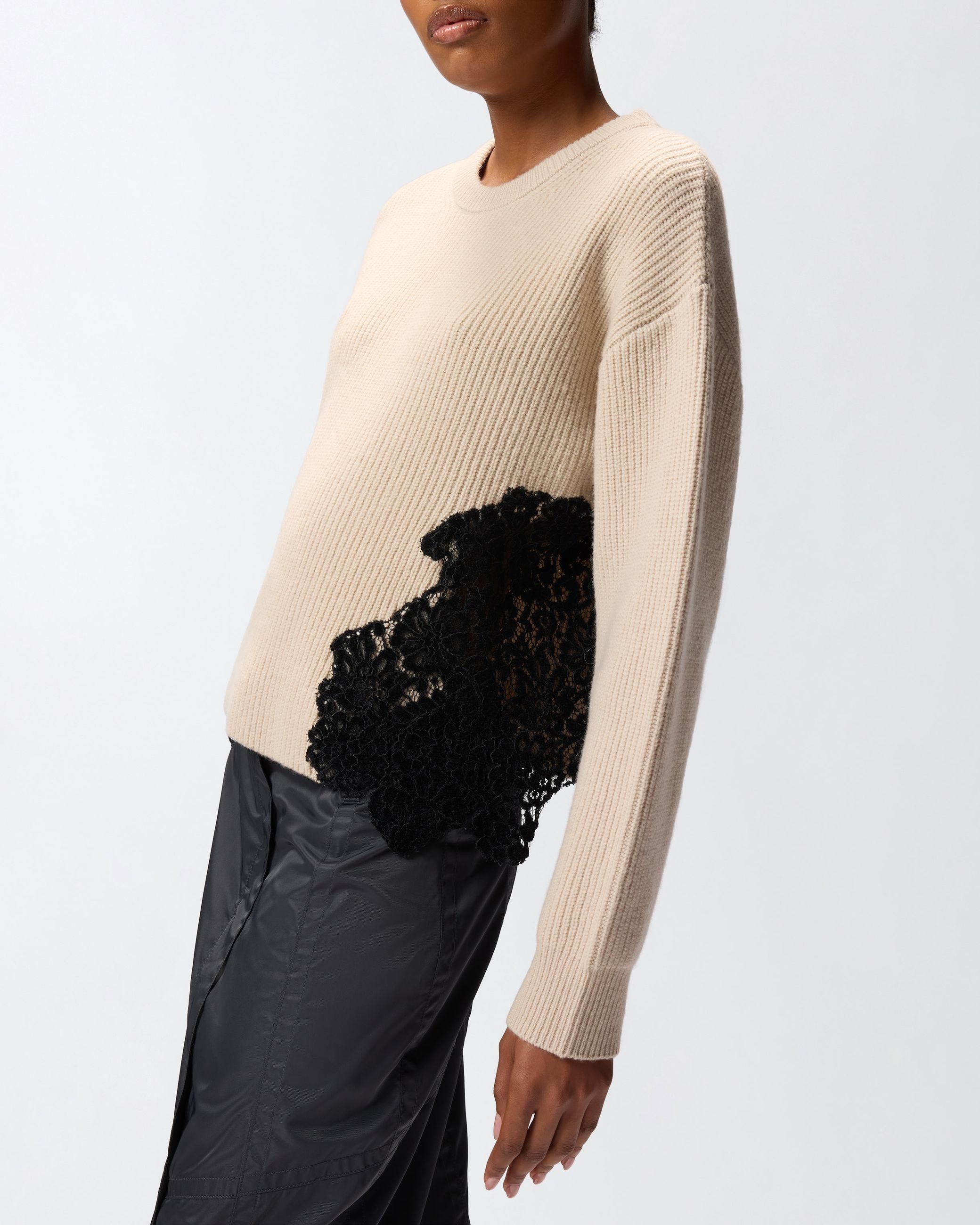 Maglione girocollo con pizzo