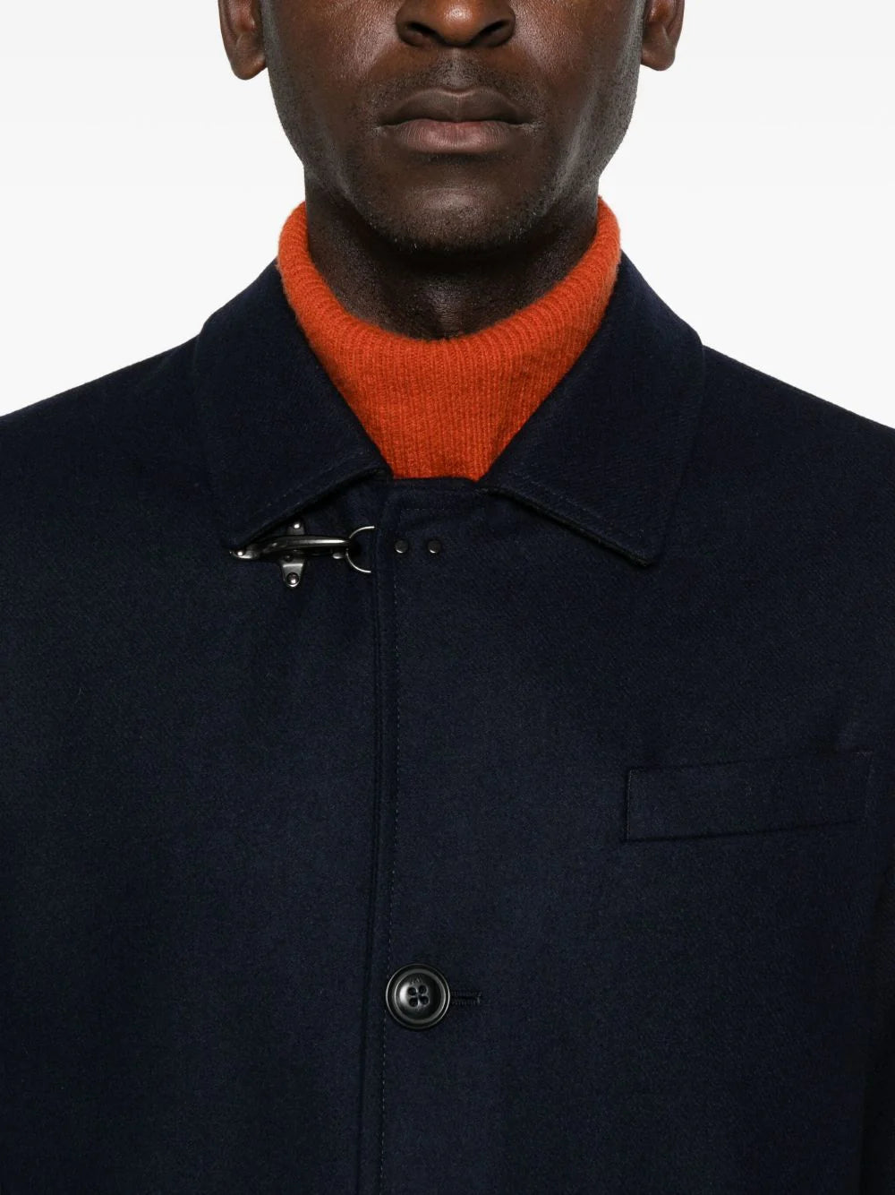 Cappotto con bottoni