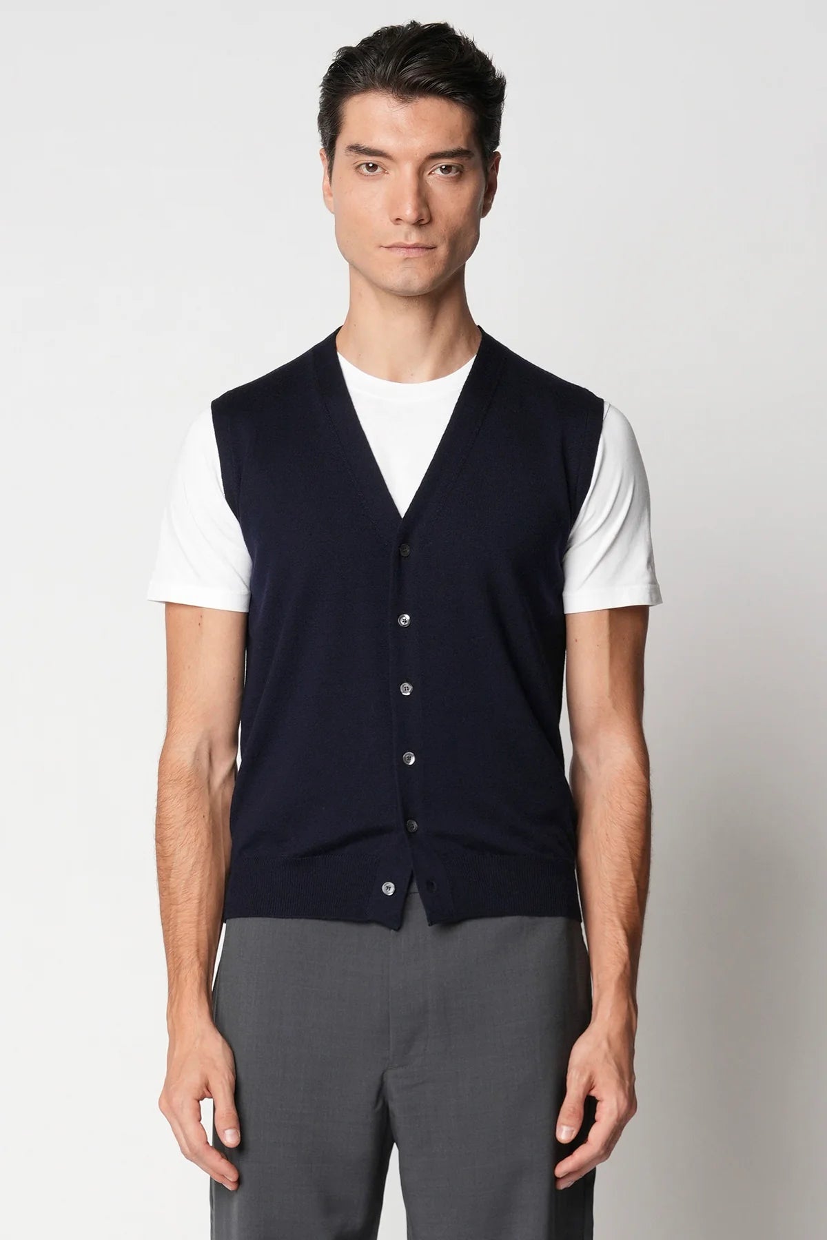 Gilet rasato in lana merino extrafine