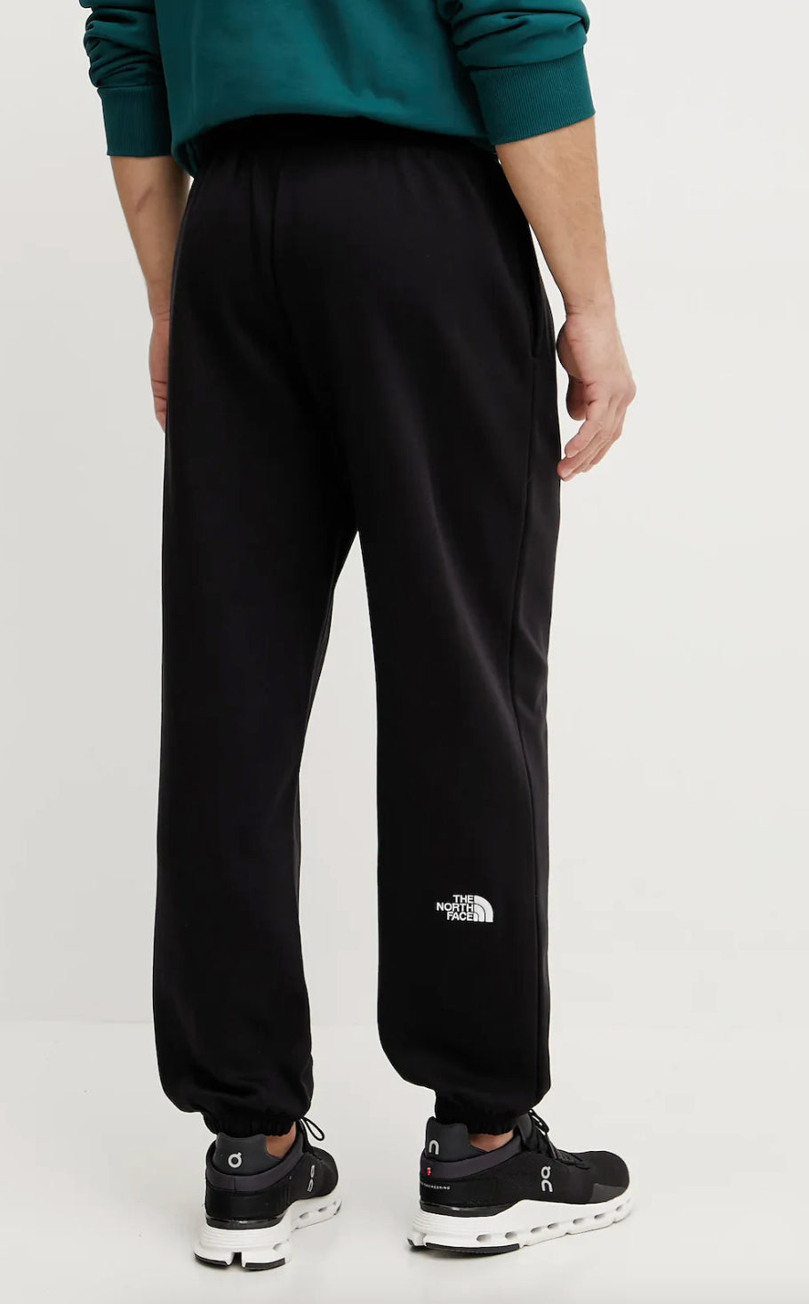 M ESSENTIAL RELAXED STRAIGHT JOGGER