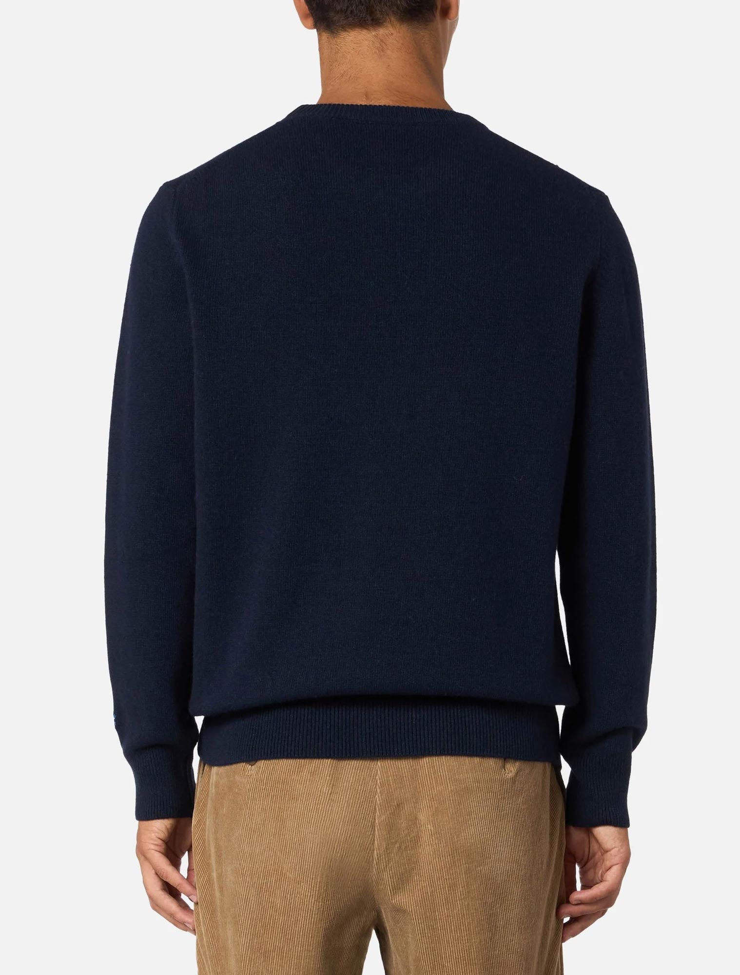 ROUND-NECK SWEATER