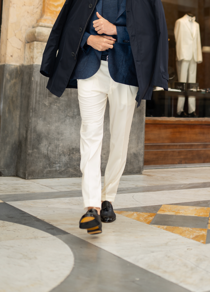 Mocassino con nappine in pelle nero