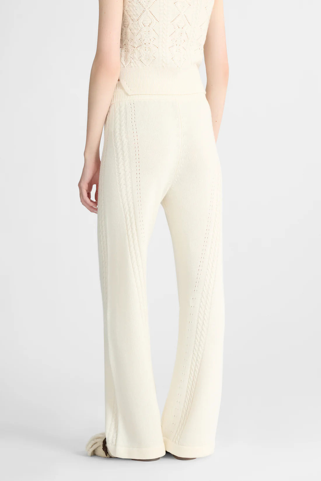 Pantalone cropped in misto lana e cashmere con motivo a treccia