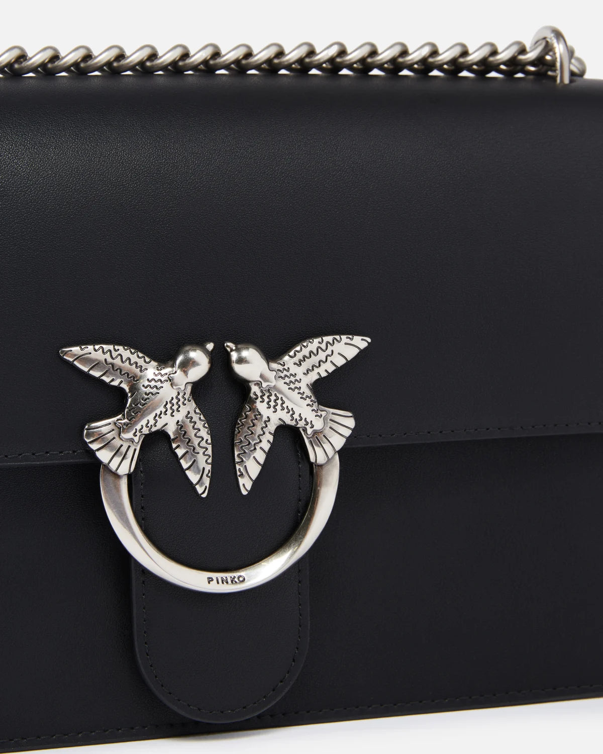 Borsa a tracolla media Love Bag in pelle liscia